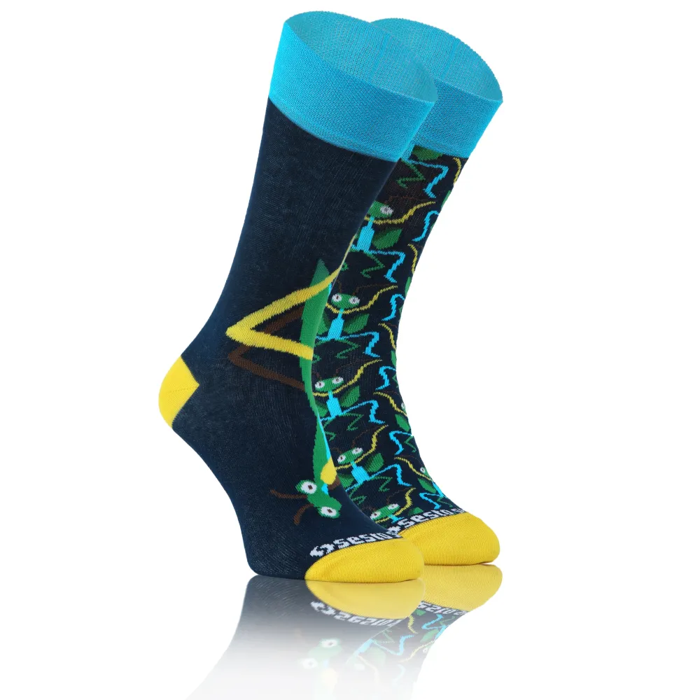 Wesołe skarpety dwie różne bawełniane wzór Modliszka